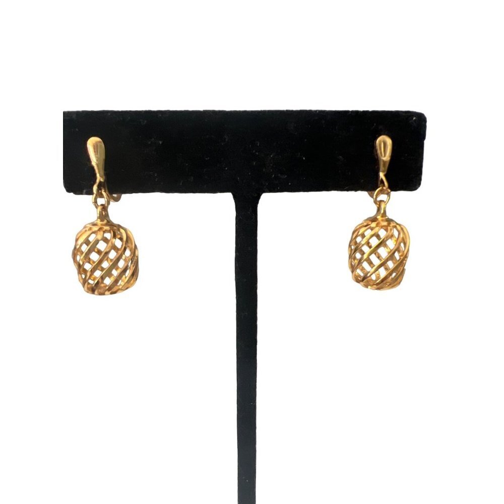 Crown Trifari Vintage Gold Tone Clip-on Earrings Dangle Basket Signed Classic